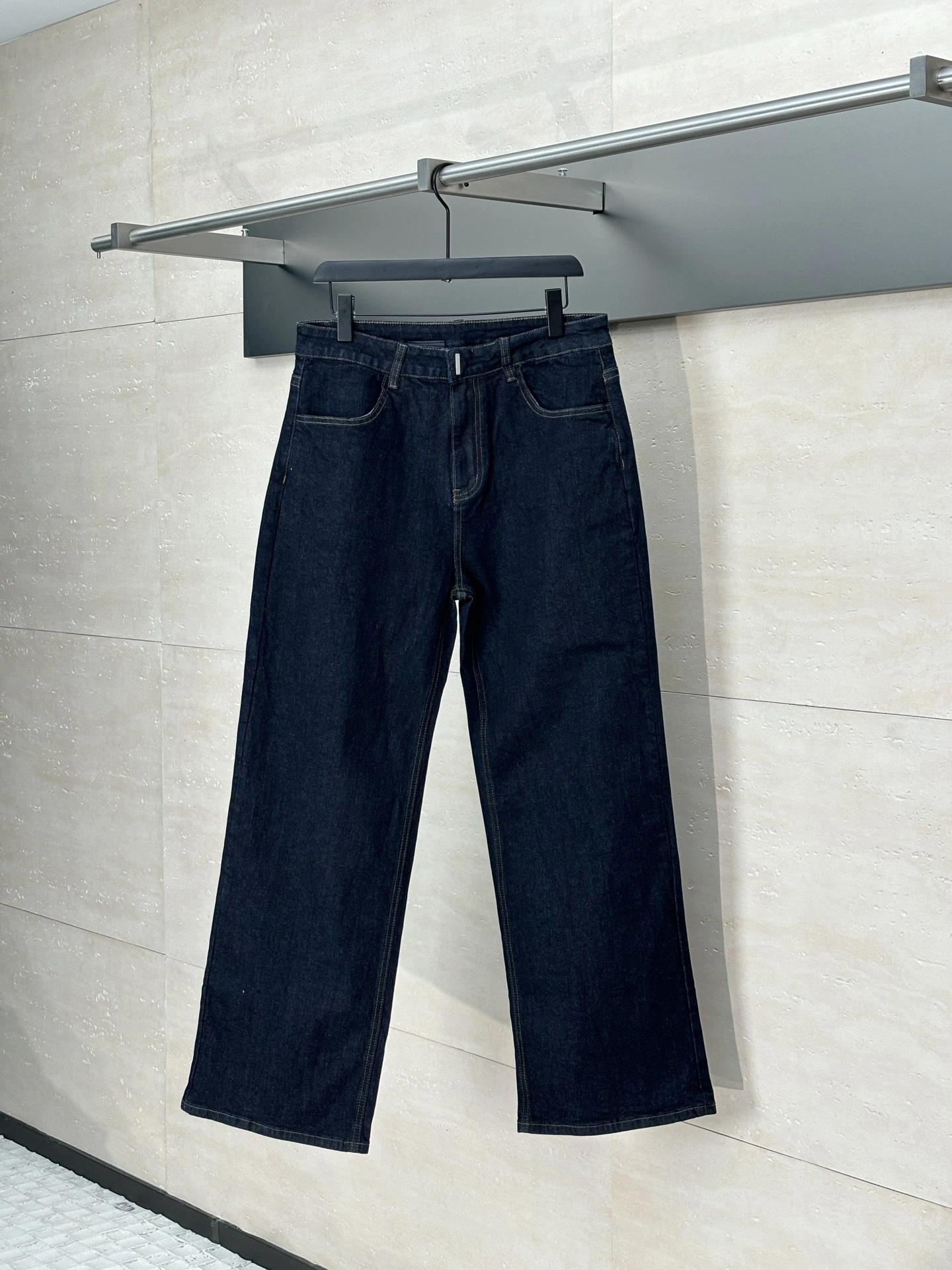wg.luxury- 6iv593hy item:E-F363F1057